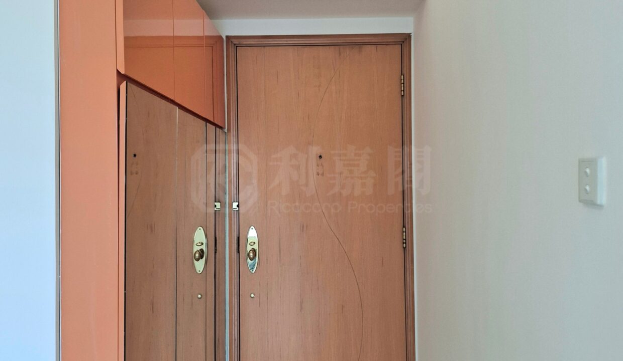 0749f302-3521-4f96-a041-d2650855b3ce