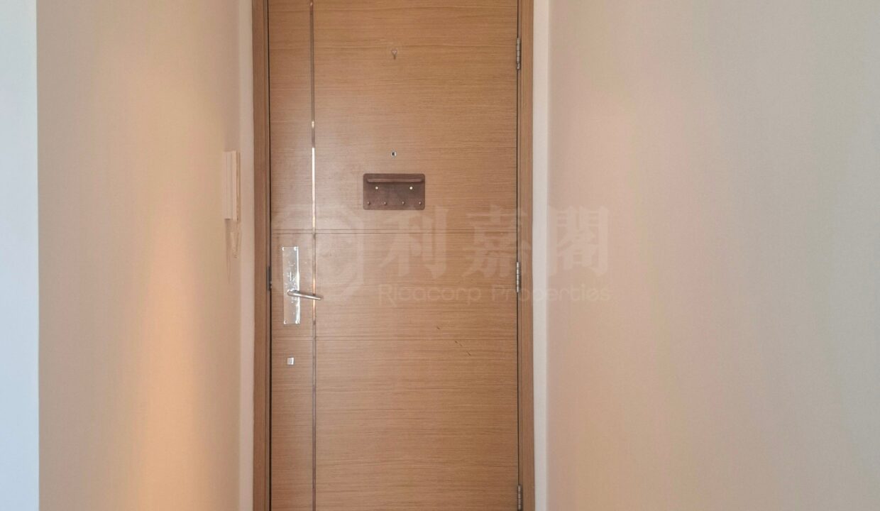 1b5302fd-5909-4352-83a2-f602a0412eb9