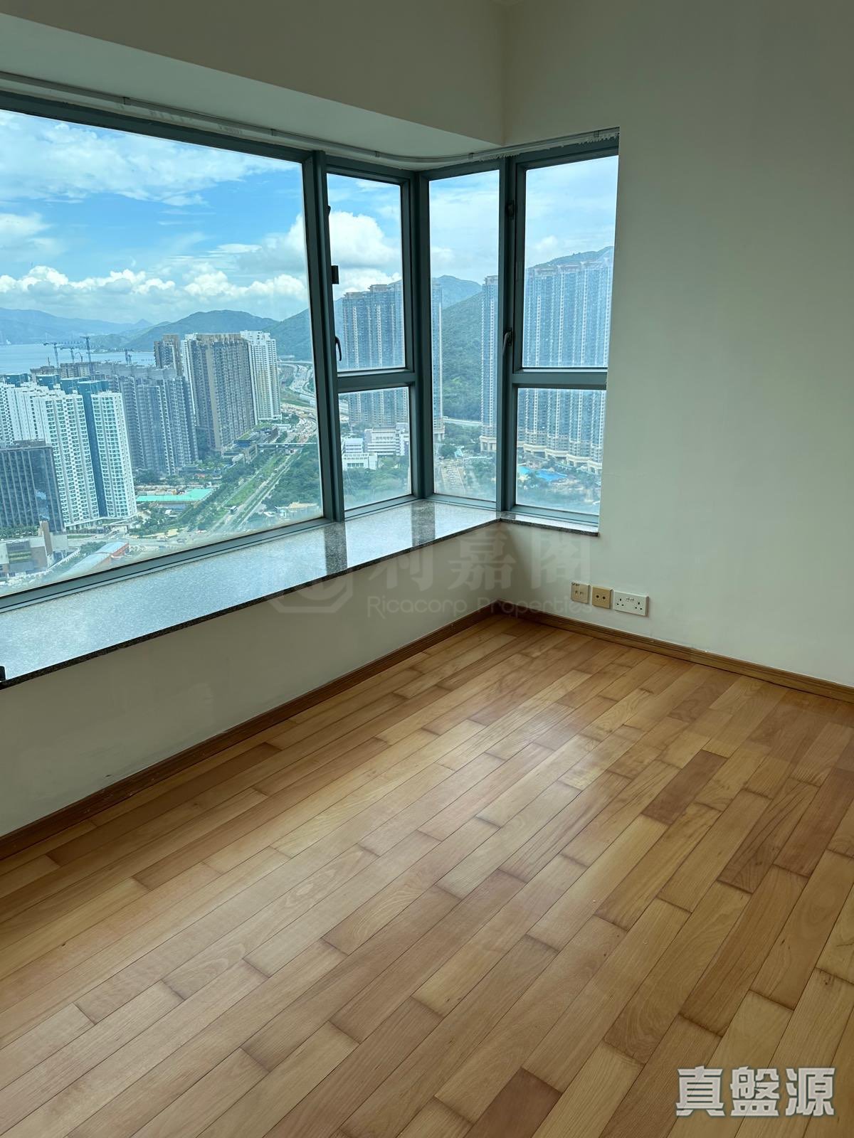 Seaview Crescent Tower 3 - Tung Chung Property 28TungChung.com