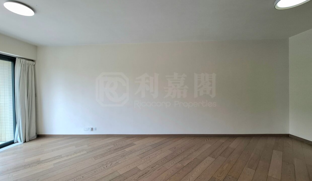 8417e53c-6167-49e3-8414-390447139548.jpeg