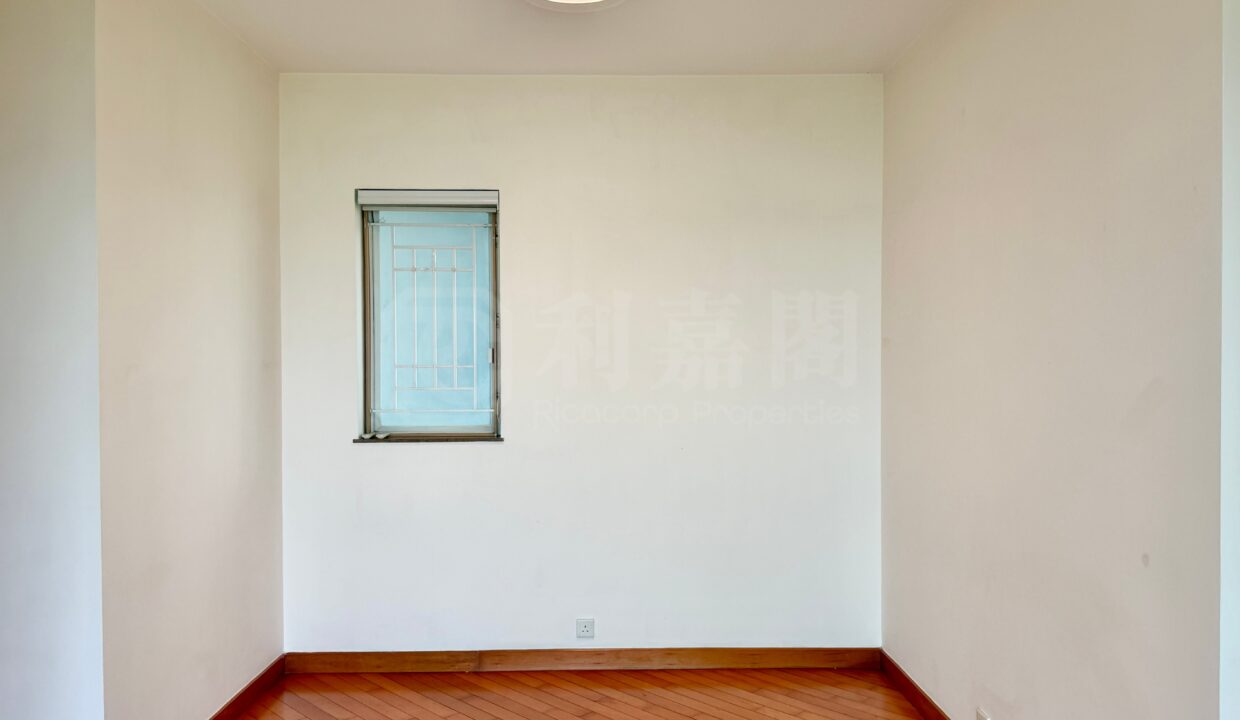 b879d4d3-ca3a-4f2e-887e-1602f4263b84.jpeg