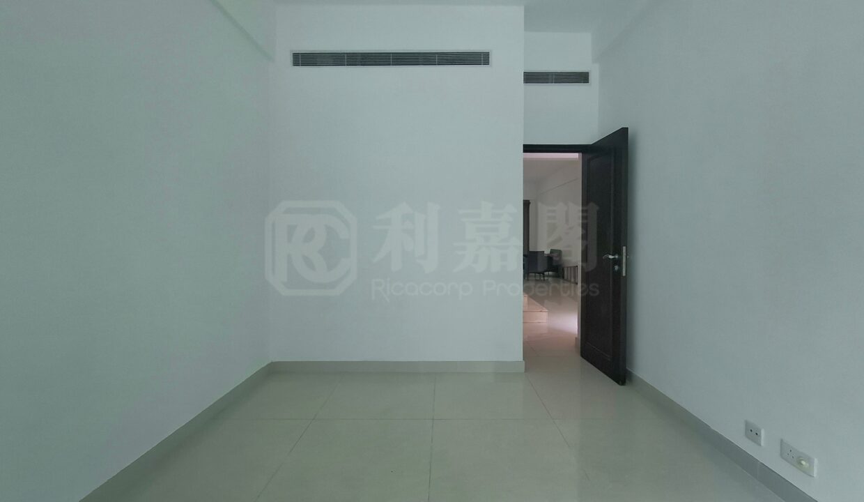 8fa0ad78-da16-42f6-bf36-7f755e4cb76d.jpeg