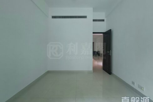 8fa0ad78-da16-42f6-bf36-7f755e4cb76d.jpeg