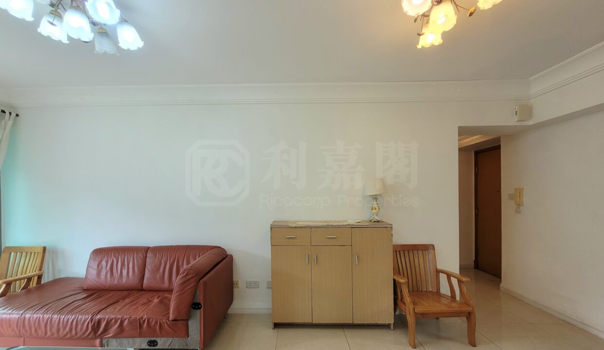 cf811dc9-4a11-45b8-a5c8-c8d6b713a4e2.jpeg