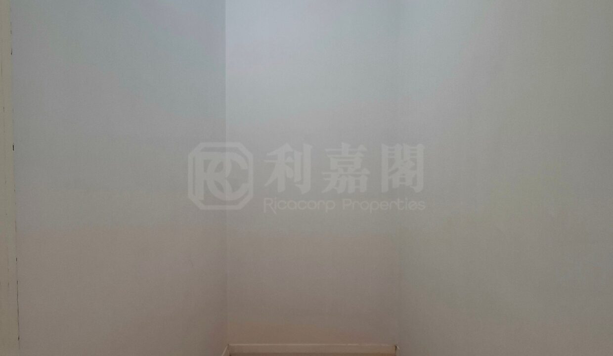 2557d953-a99f-417c-9413-1c20fa042912