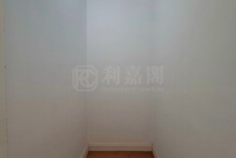 2557d953-a99f-417c-9413-1c20fa042912