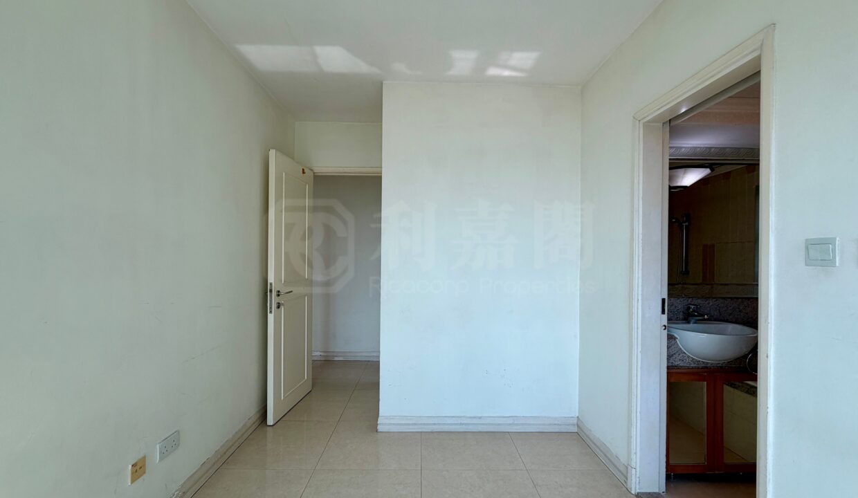 14eb0452-9fc9-4bac-a9de-863d8d036cf9.jpeg