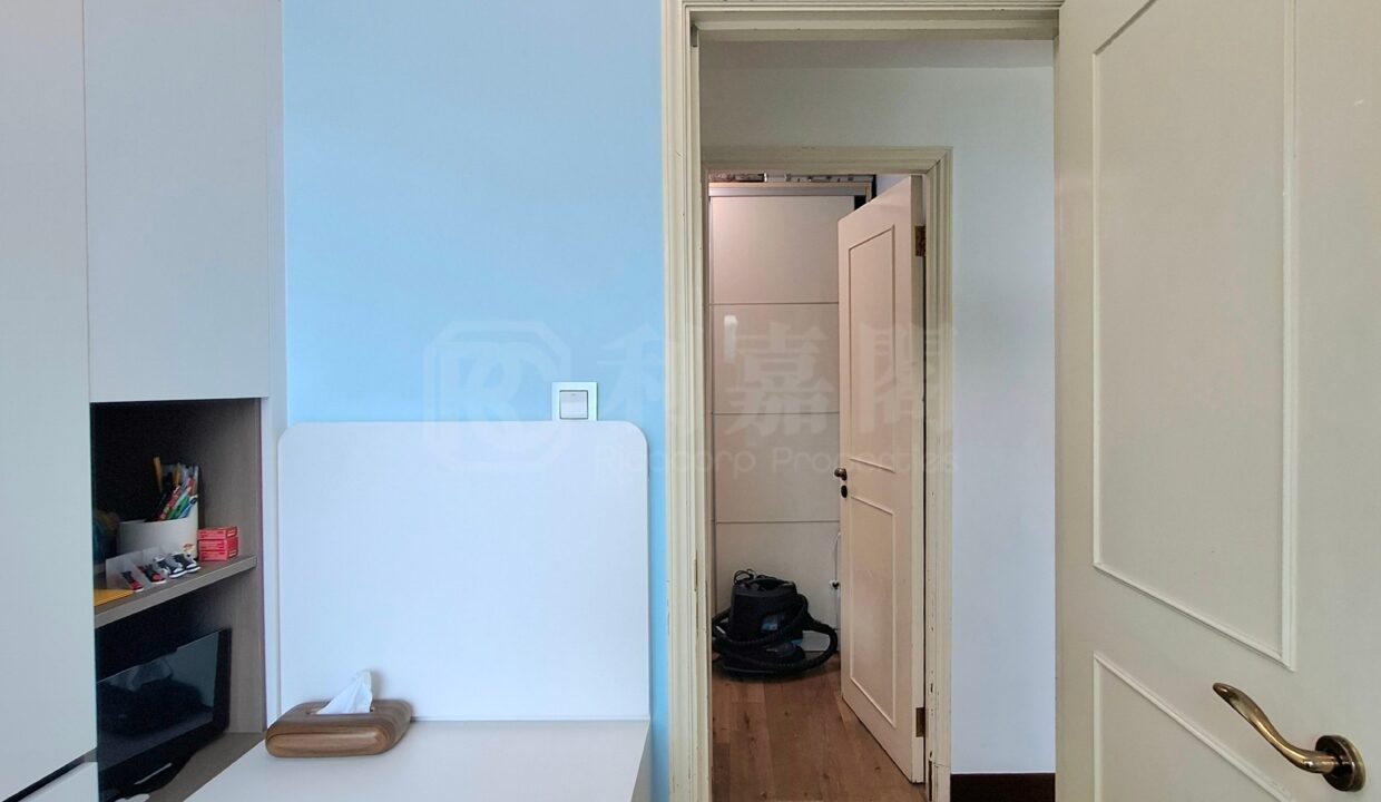 2074121a-f1d6-49fe-b5fb-a3ece60995f4.jpeg