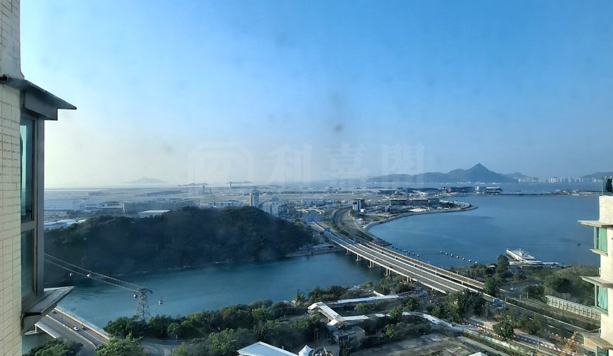 2ff37212-d297-465a-9ffe-69ffa53890d3-1.jpeg