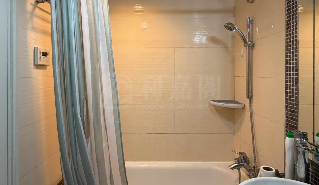 5831a70d-9244-47c3-93c1-a2d7cafa2e5a.jpeg