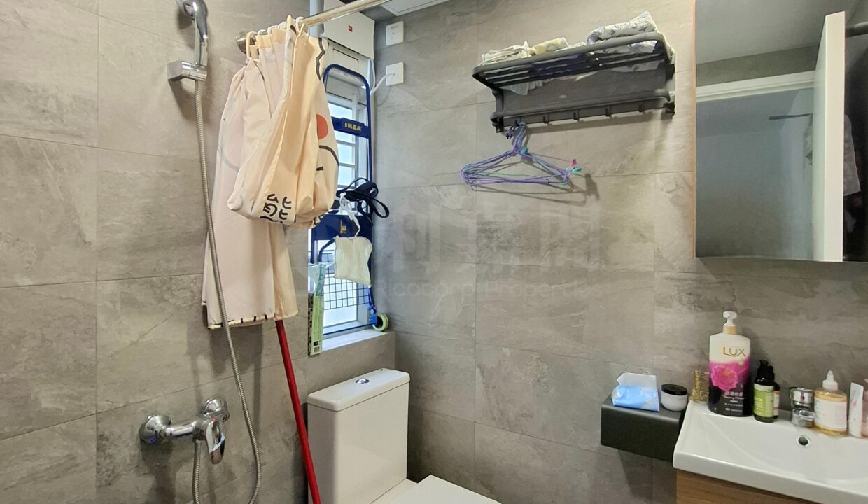 651a47ae-b076-46a3-a413-273d3e0b1083.jpeg