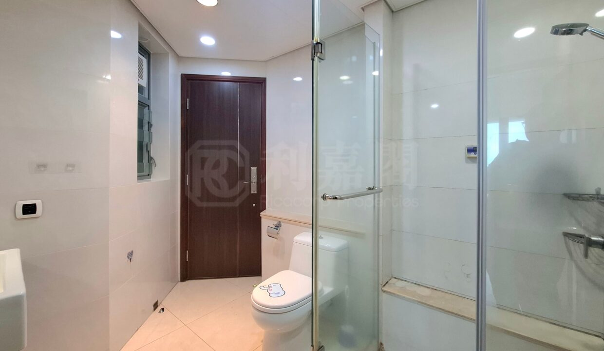 6f27d496-fdb7-4ff2-b4c9-528139e9609e.jpeg