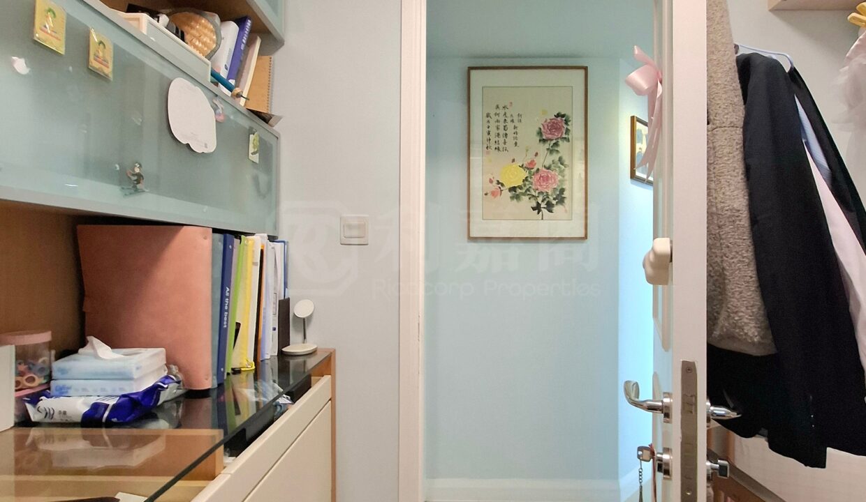 7c635ed6-d805-4302-917d-22caa460a021.jpeg