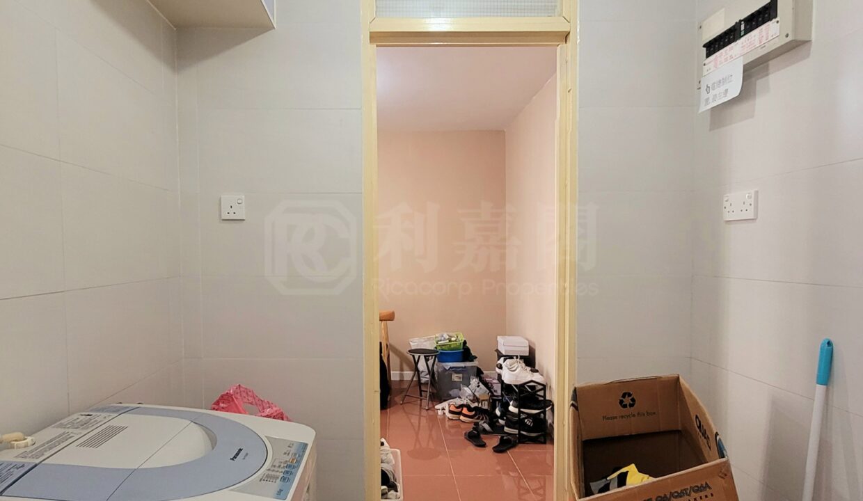 8f0aefbf-7083-4dd9-9870-611c6e359d74.jpeg