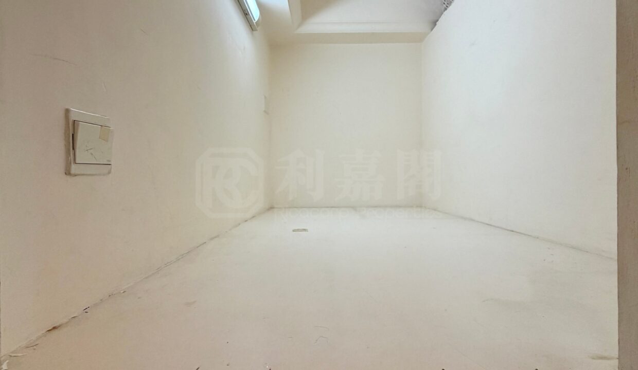 9c4a2bec-9ce5-4d20-aa12-6ab4dd8e460e.jpeg
