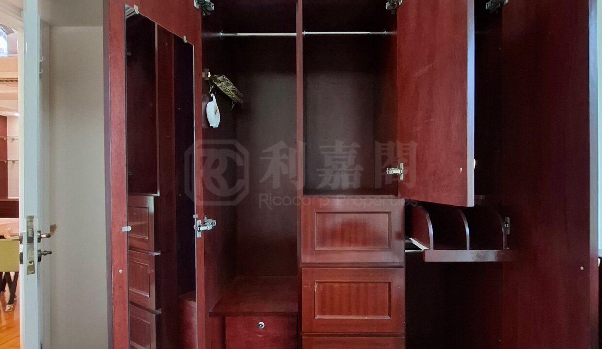 9d325aba-2646-4db2-90e4-32754d3f4d0b.jpeg