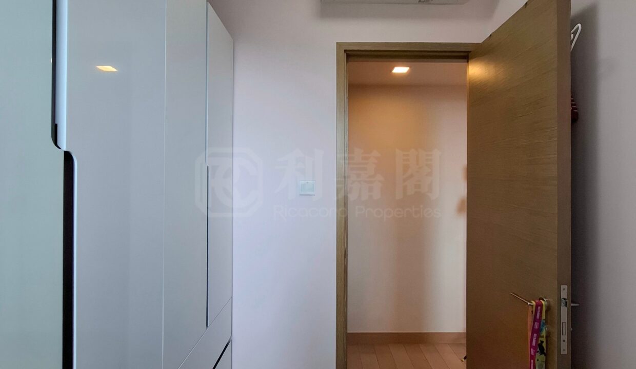 b0cc3979-0f22-47d2-993e-04e4c2413869.jpeg