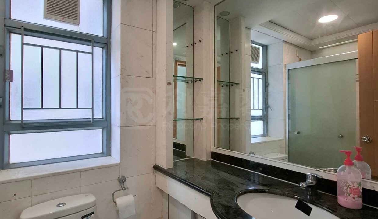 b1d9efad-427a-4d65-b49f-4775b444a4d6.jpeg