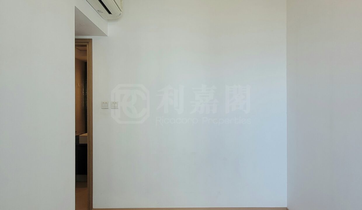 b1e94ace-caaa-45bf-a28f-b82c99ae602e-1.jpeg
