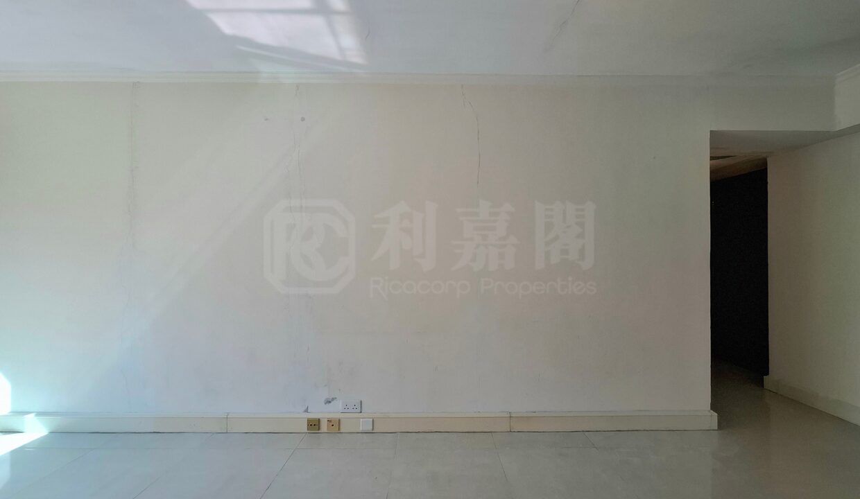 b5b9ebca-16f9-48a2-a059-95d9c616e43e.jpeg