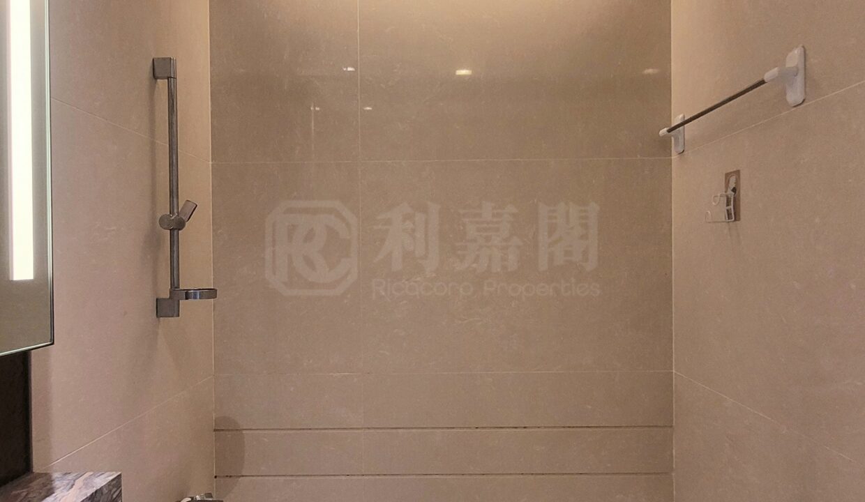 bd338a04-fc9e-4349-a73e-cde3432a9061-1.jpeg