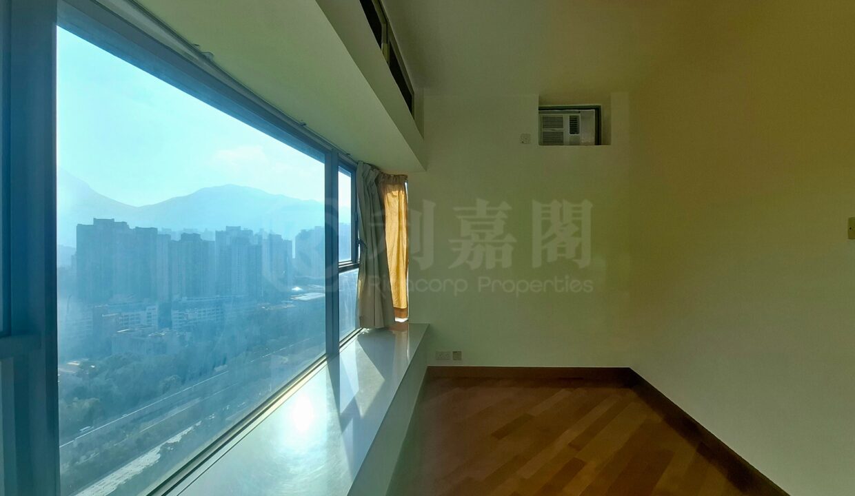d03906c1-aa62-4499-a9ae-7e90d763f4c9.jpeg