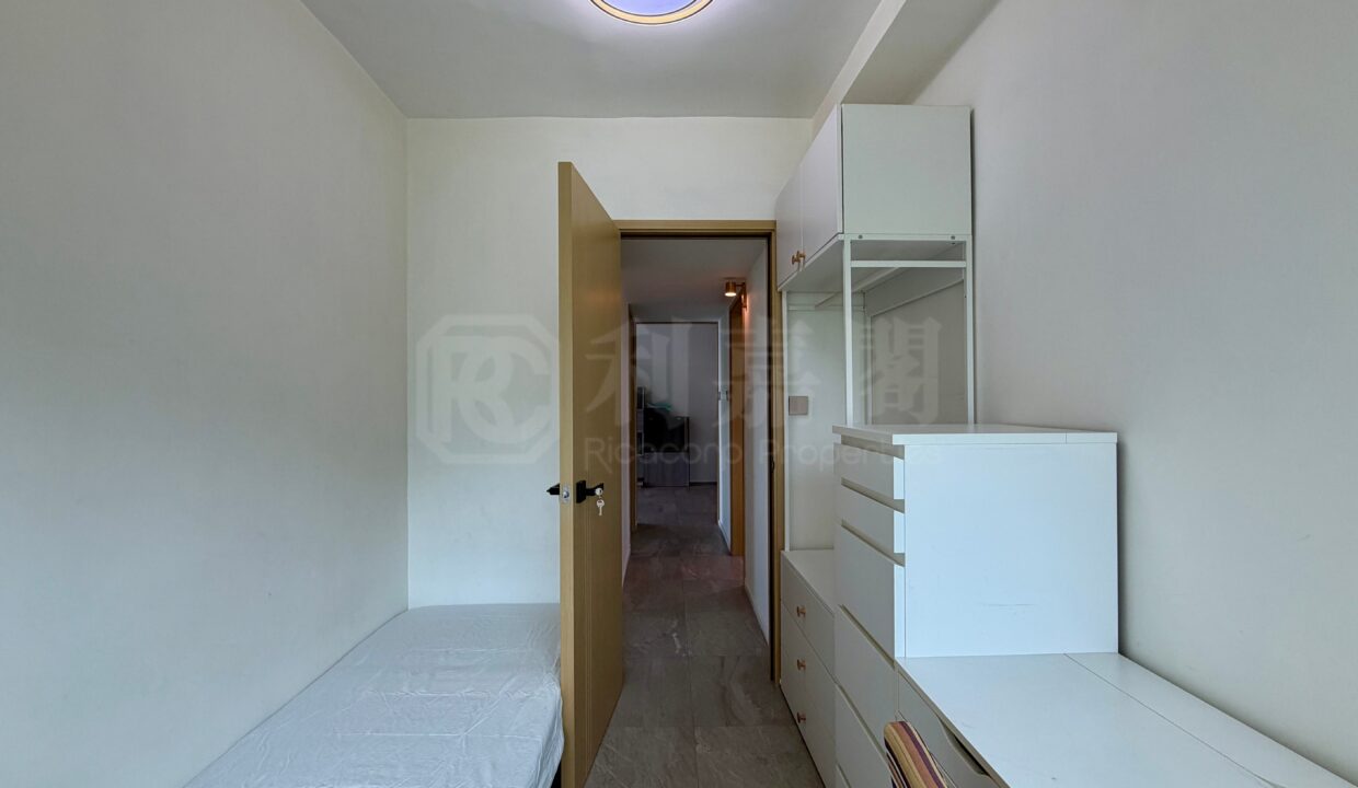 e675fadc-9df5-4488-b46e-f43a0eff4352.jpeg