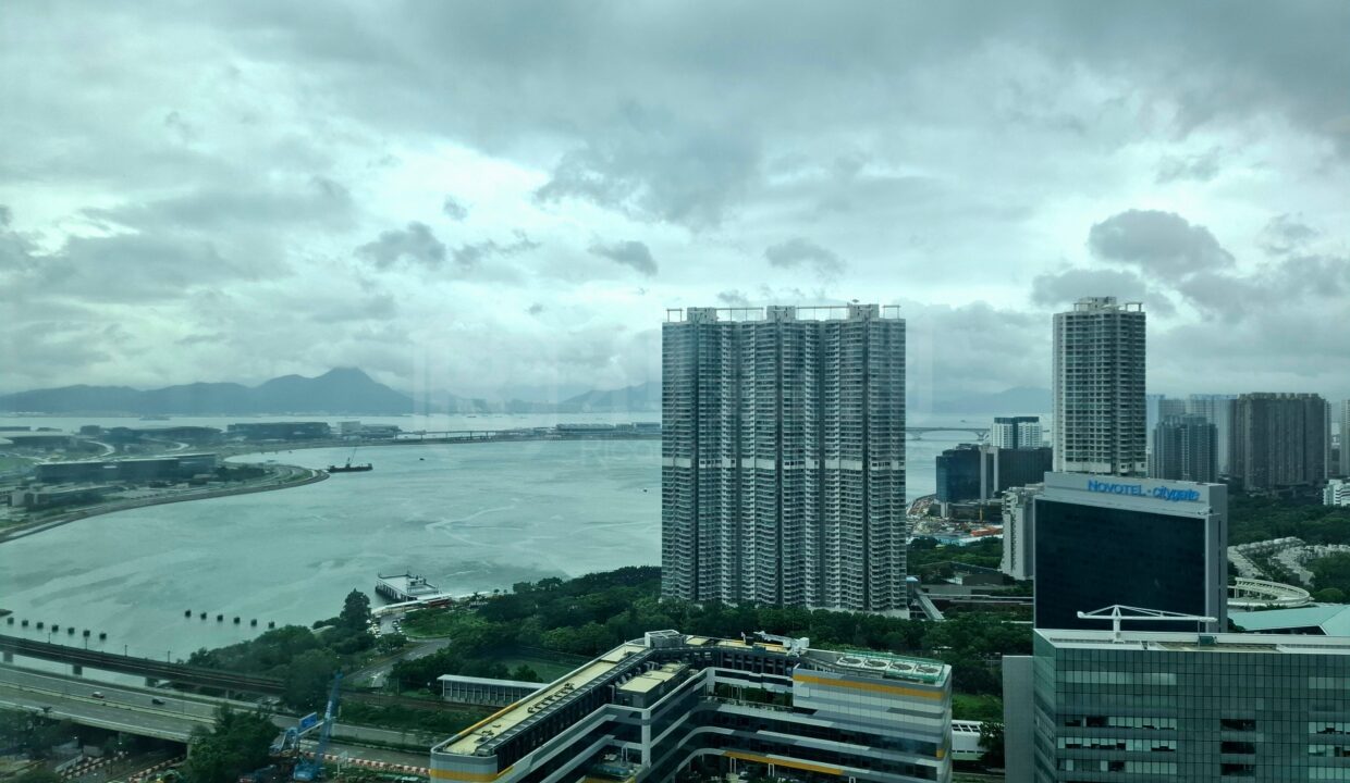 f04303e1-ecaa-46a5-a6ce-1ccf66dab3a3.jpeg