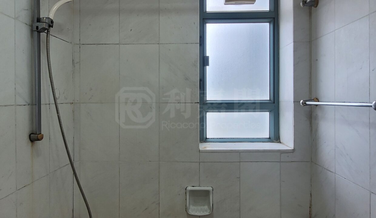 f0e59d0b-d1ce-426e-96cd-83f9359273c0.jpeg