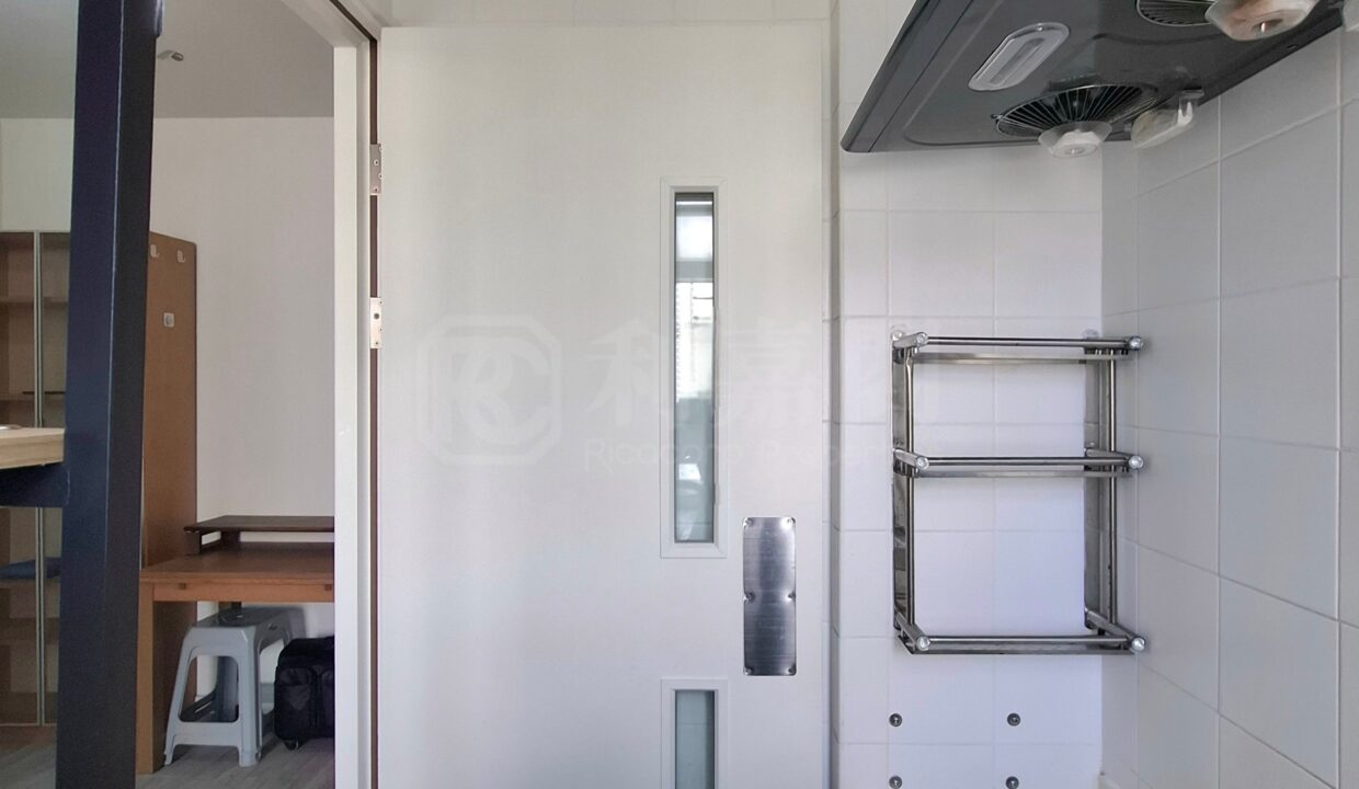f1992e25-e51d-42a2-bcff-ae46beb8f9f0.jpeg