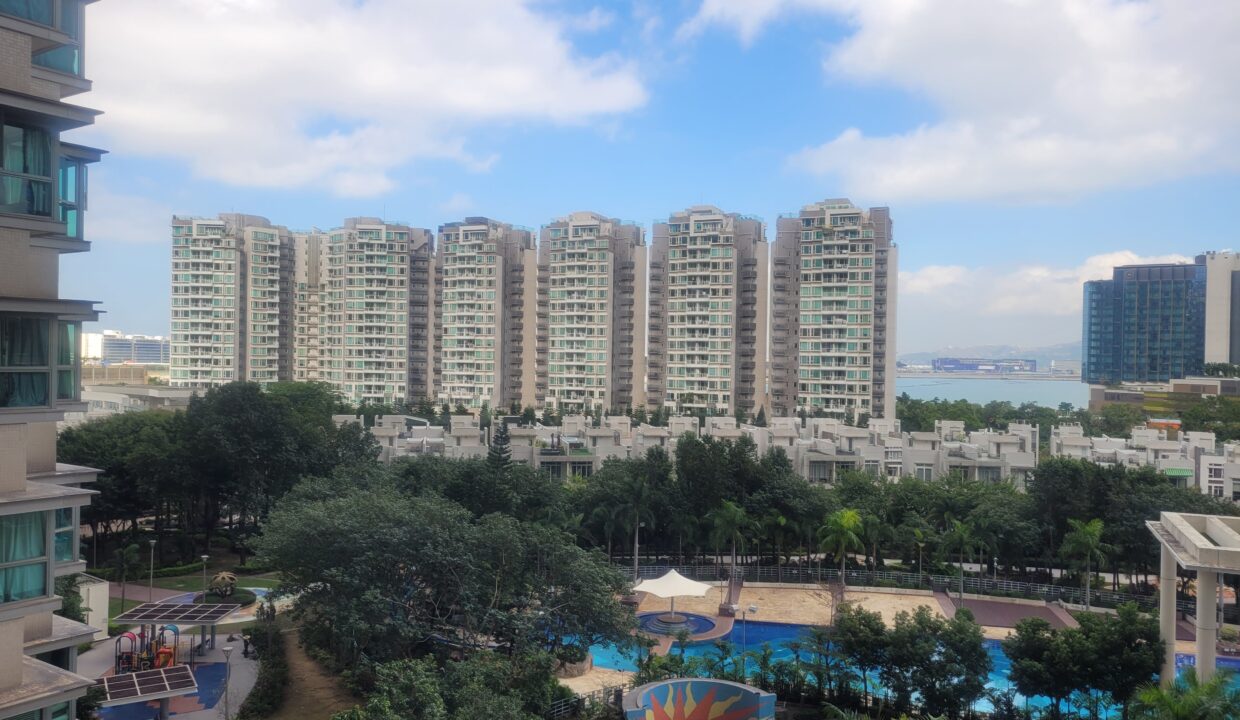 f967a271-25df-40e3-8906-b1c292d6f095-1.jpeg