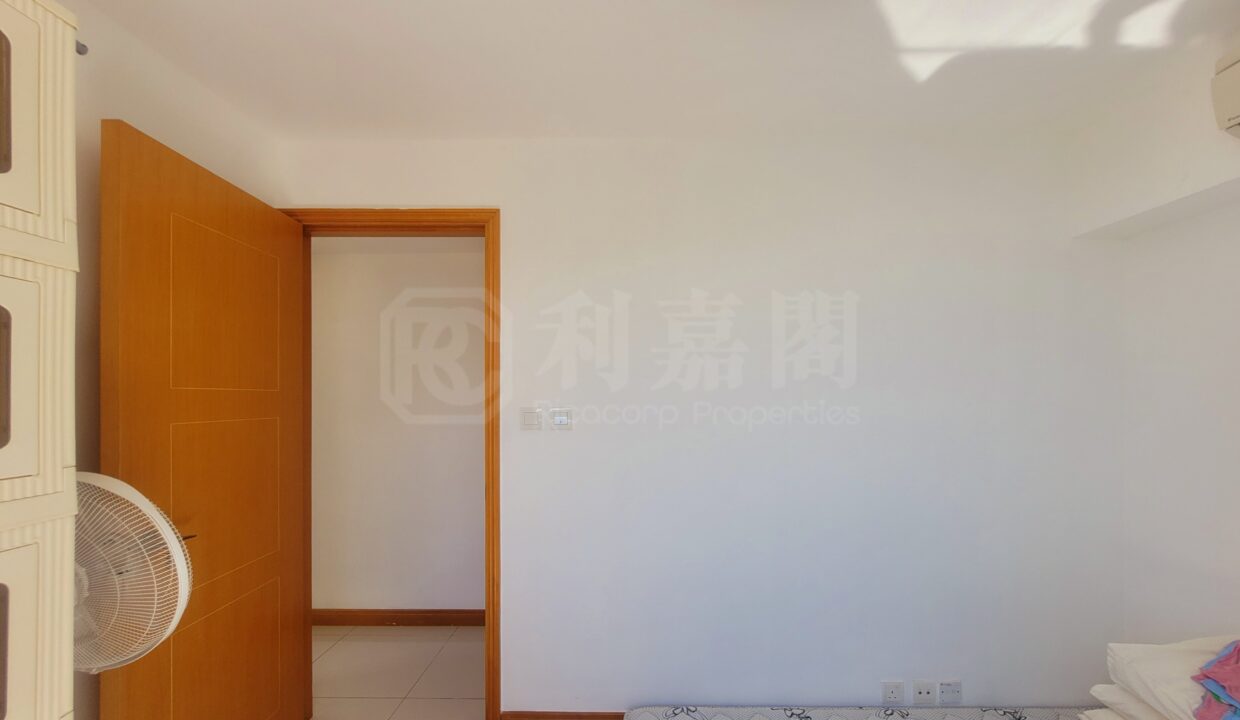 fe8047ca-6493-483b-bde3-34afb40ae4c0-1.jpeg