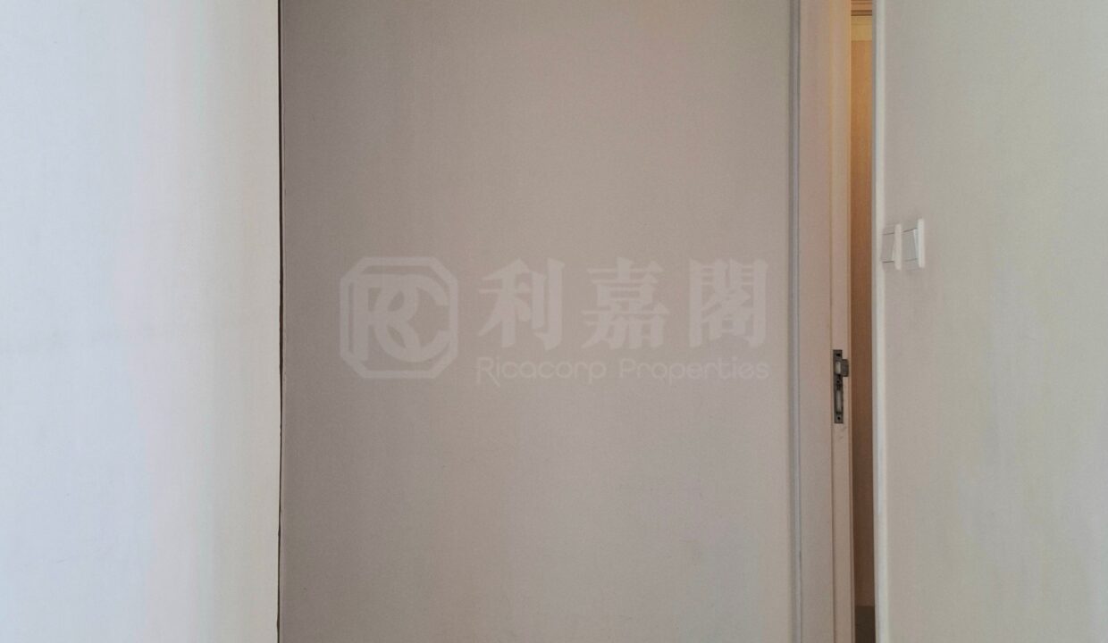 8c537938-2be9-46ac-95cf-a8465f0a87e8