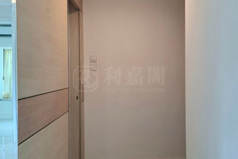 a95cd702-b2f8-4d4b-95a2-169d9479431e