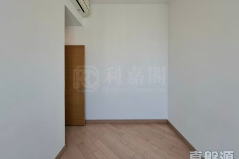 c0467556-4737-46f6-8cae-199be1d22dd6