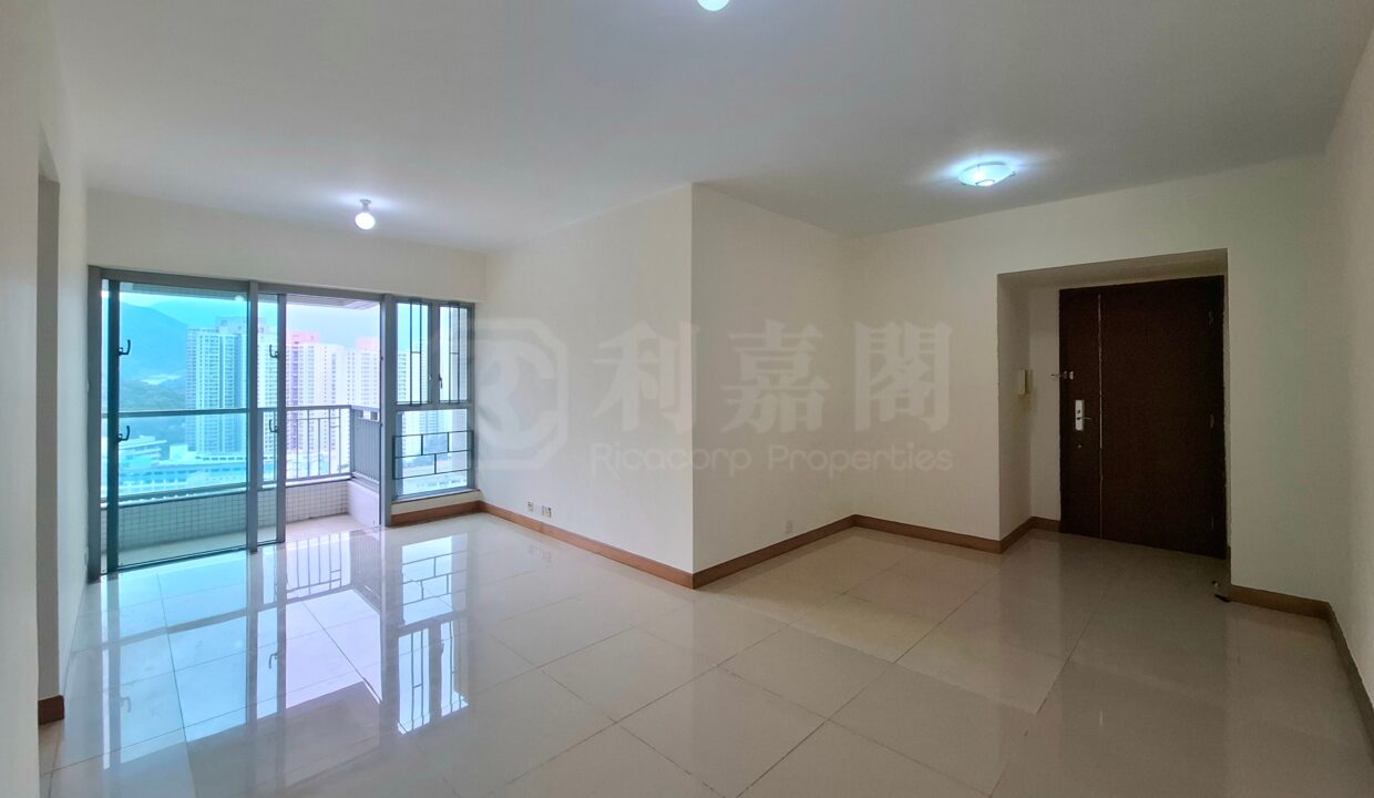 c2211d74-05fb-4bd9-9c1d-058981bf43d3