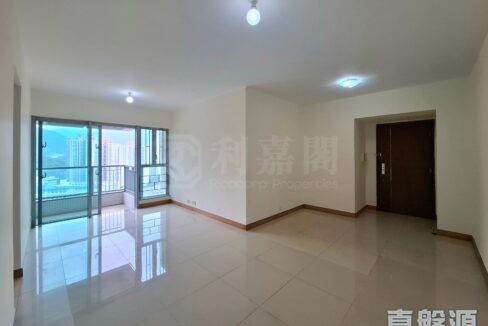 c2211d74-05fb-4bd9-9c1d-058981bf43d3