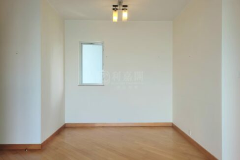 dc417cfc-02c6-463a-a209-1f7f468368d5