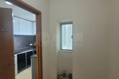 f3a638ec-fb93-430e-8dd5-8b76835486d3