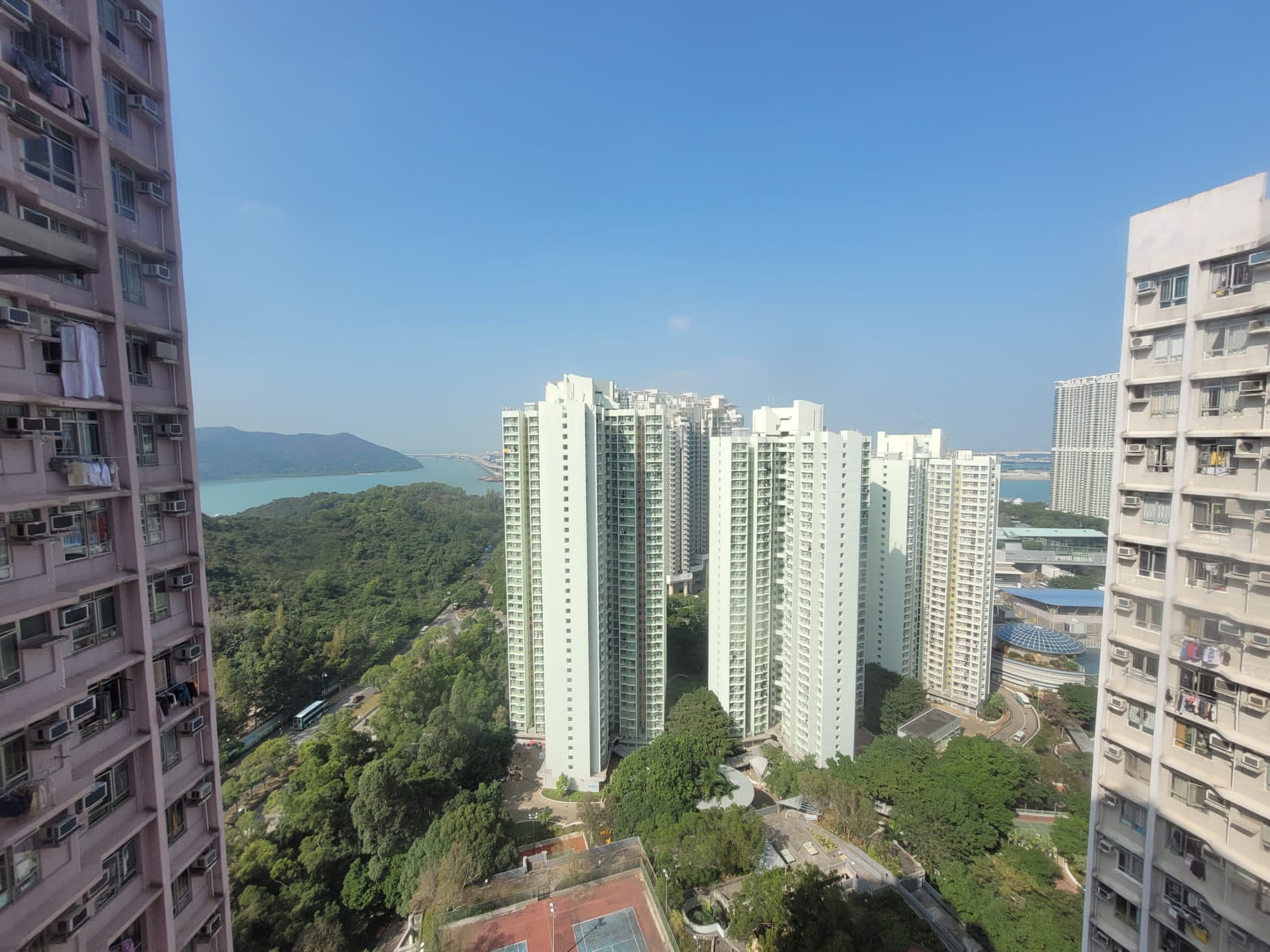 The real high-rise emerald green mountain view and the crane sea view hall are very practical