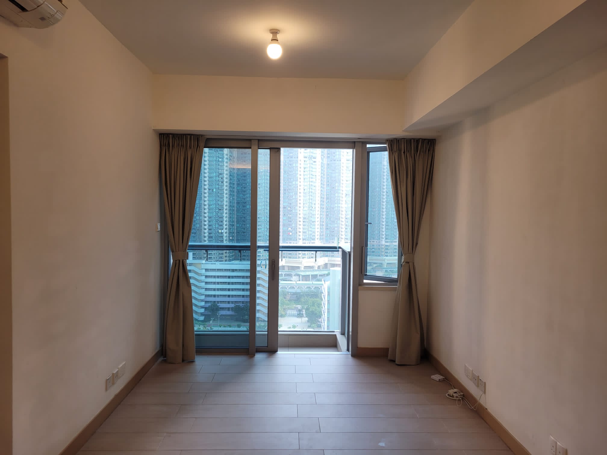 Two-bedroom and half-high-rise in the emerald green inner garden for rent